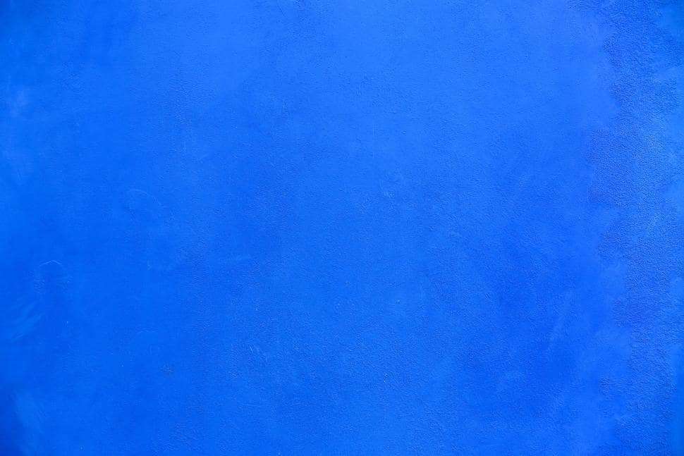 blue-background-min